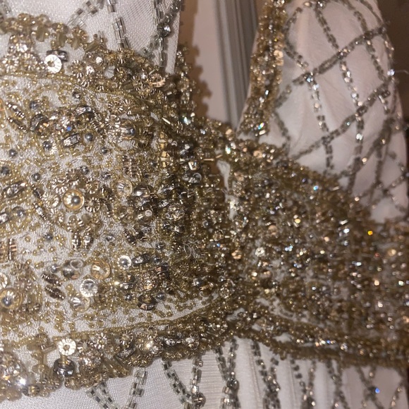 Sherri Hill Size 4 White and Gold Gown - Picture 4 of 6